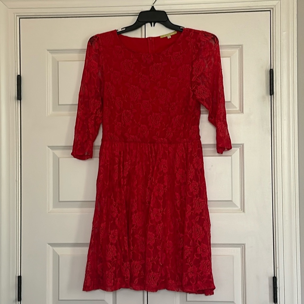 Gianni Bini coral lace dress. Size large.